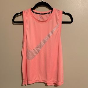 Nike Crop Top